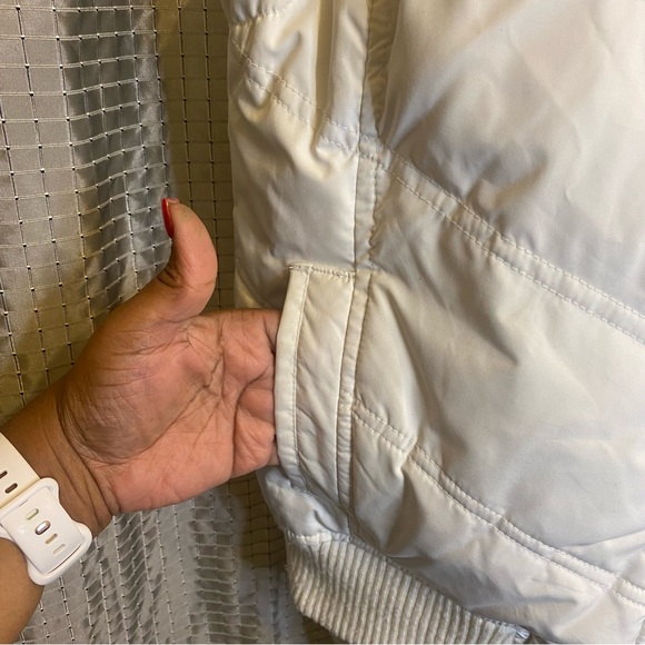 GAP White Puffer Vest Size Small Missing Hood - Picture 5 of 13